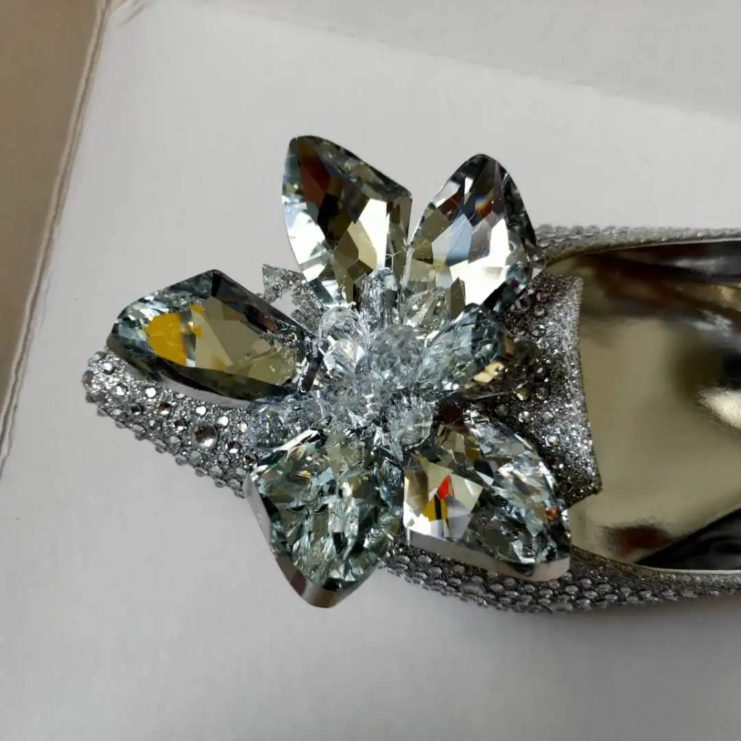 Новинка туфли Золушки с кристаллами на каблуке женские пикантные острым носком