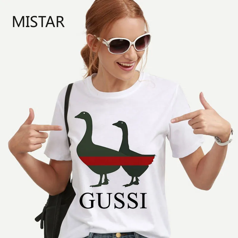 Женская футболка с принтом двух костей белая Повседневная в готическом стиле