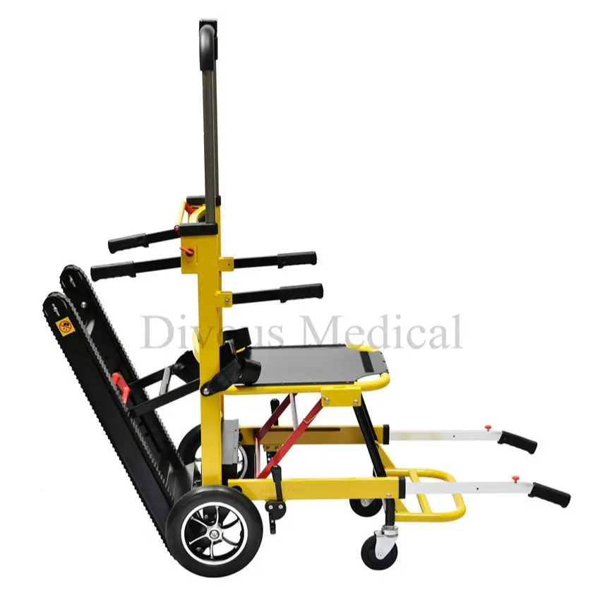 Удобная электрическая инвалидная коляска на колесиках с подъемником для