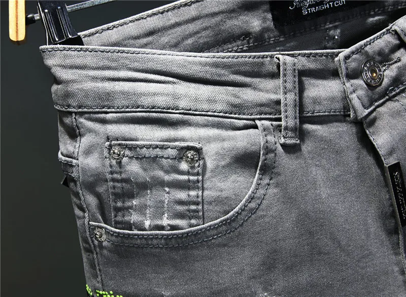 Europe And The United States Skinny Pants Ripped Jeans Men Trendy Knee Hole Biker Jeans Gray Hot Rhinestone Man Denim Trousers