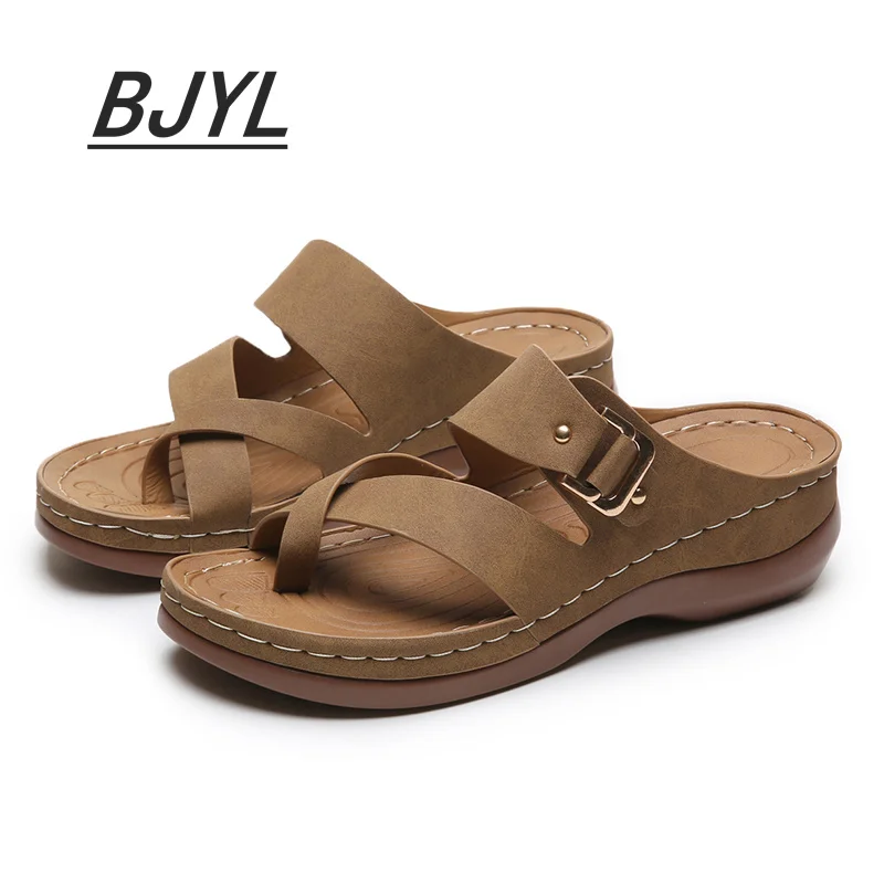 

New 2021 summer trend fashion sandals women flat-heeled car stitching simple casual large size slippers women