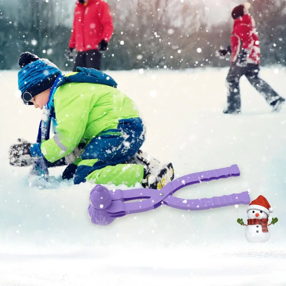 Снежка лечением. Children Snowball.