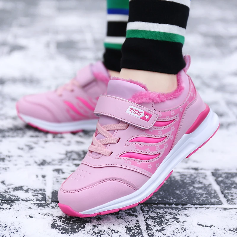 

Кроссовки детские кожаные плюшевые, на мальчика и девочку, модная повседневная обувь, теплые школьные Сникерсы для тенниса, размеры 28-38, зим...