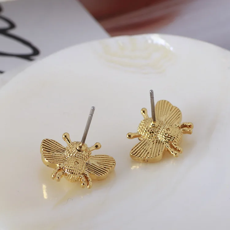 

Cute childlike exquisite bee shape inlaid zircon earrings