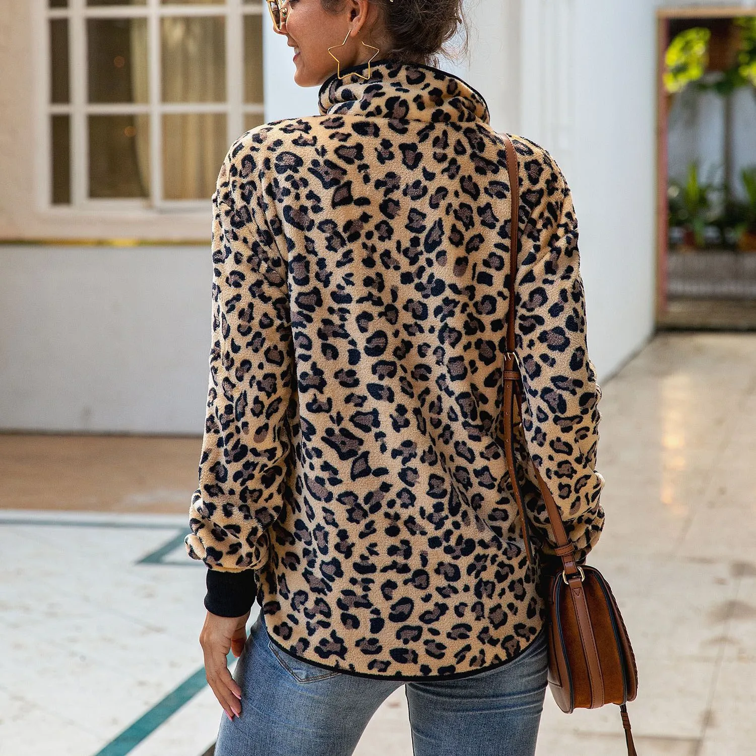 

Autumn Women Sexy Leopard Printed Front Pocket Stand Collar Plush Hoodies Long Sleeve Warm Buttons Fleece Pullovers Female Tops