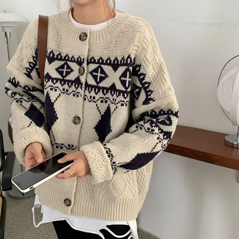 

Retro Loose All-Match Stitching Jacquard Long-Sleeved Knitted Sweater Coat for Women Winter 2020 New Thickening Cardigan