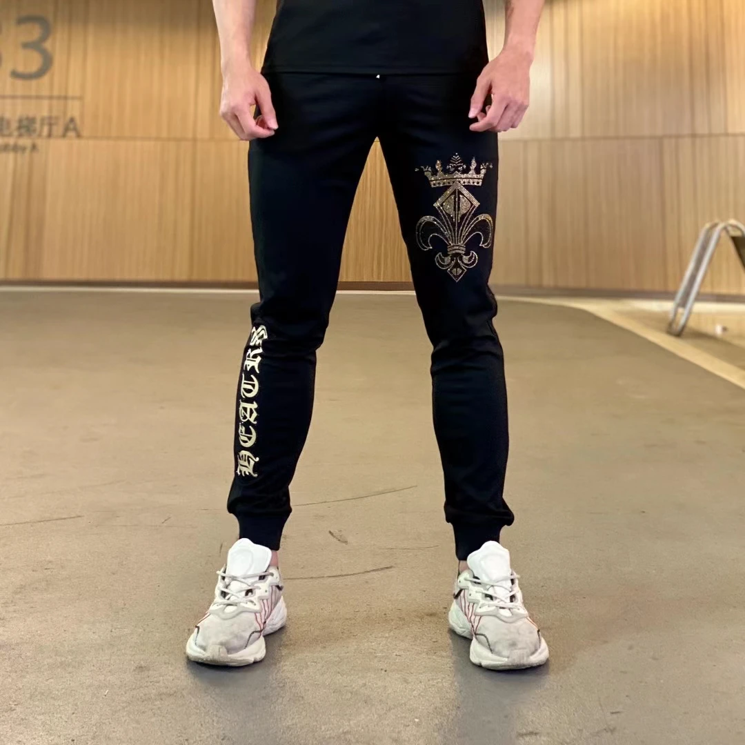 

European Summer Sportswear Men's Printed Letter T-Shirt + Trousers Fashion Exquisite Cartoon Hot Diamond Comfort