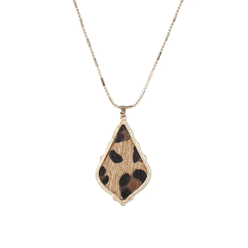 

Designer Inspired Leopard Leather Snakeskin Printing Teardrop Arrowhead Kendra Jewelry Pendant Necklaces Mother's Day Gift