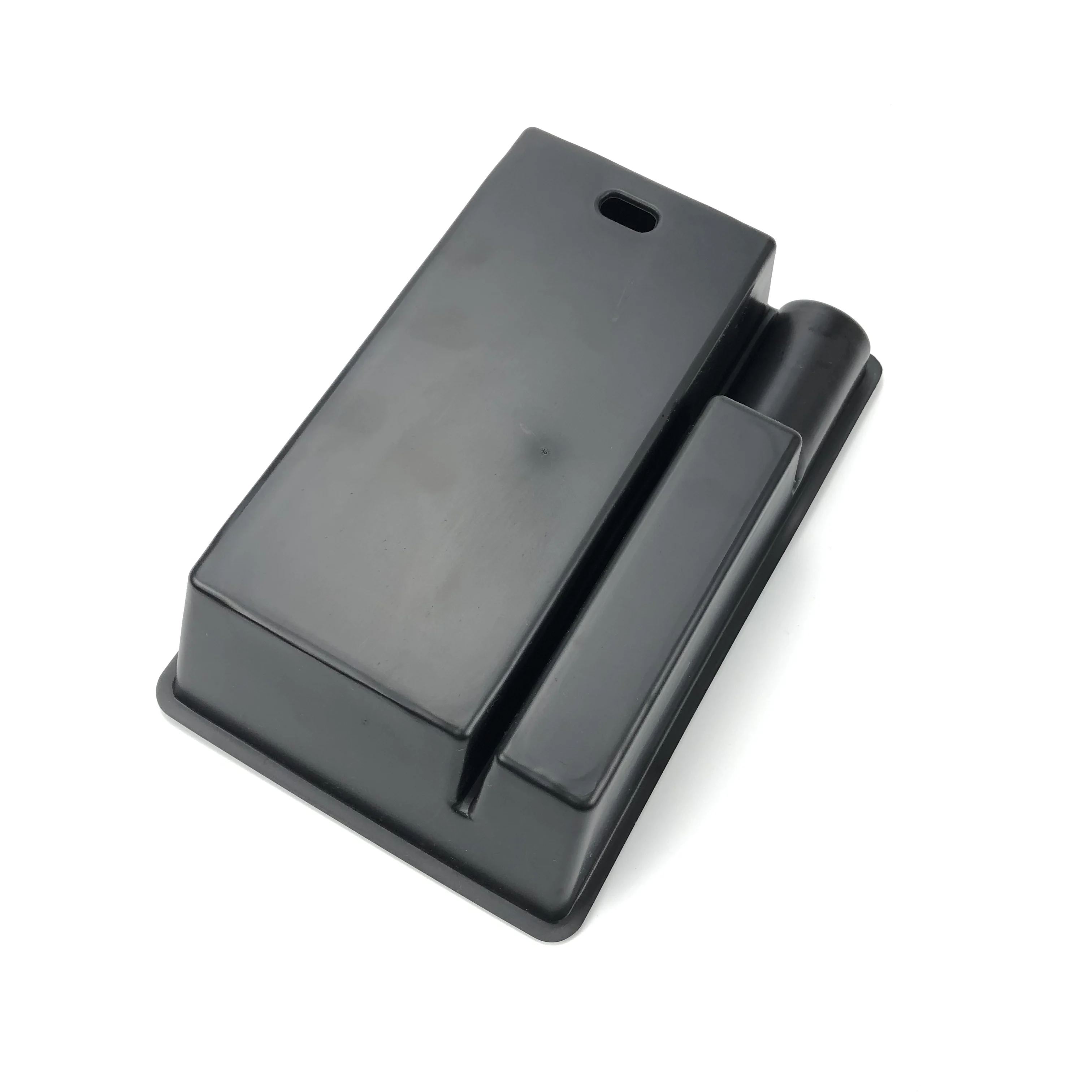 Черный ящик для хранения автомобильных аксессуаров с центральным подлокотником