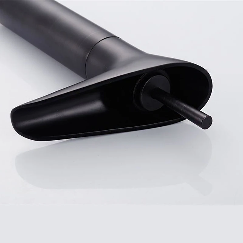 Бокал для вина однорычажный смеситель раковины Элегантный ванной комнаты