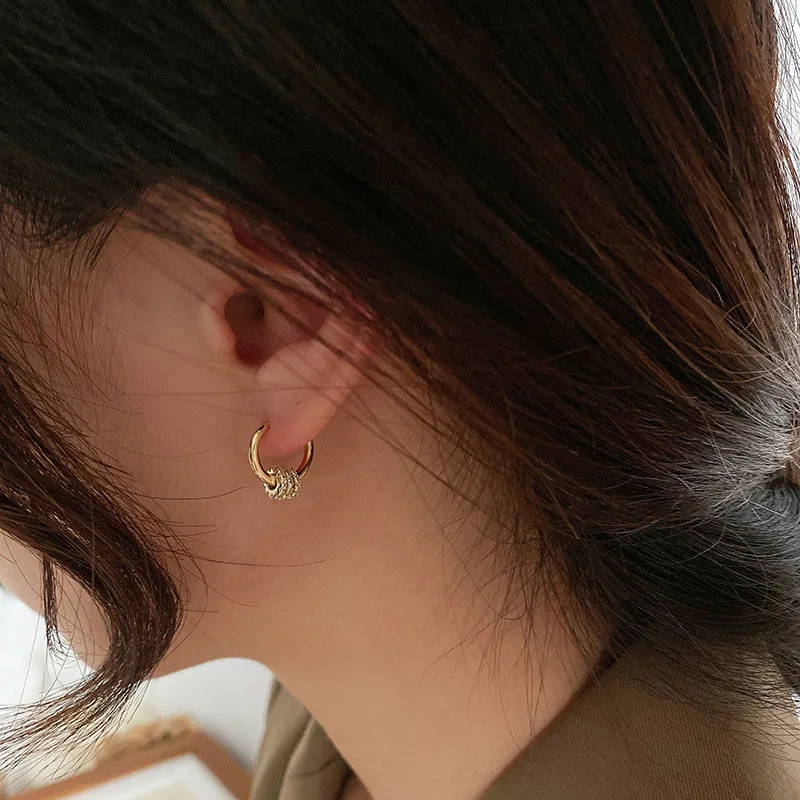 

Fashion New Classic Crystal Alloy Smooth Metal Hoop Earrings For Woman Korean Jewelry Temperament Girls Daily Wear earrings Gift