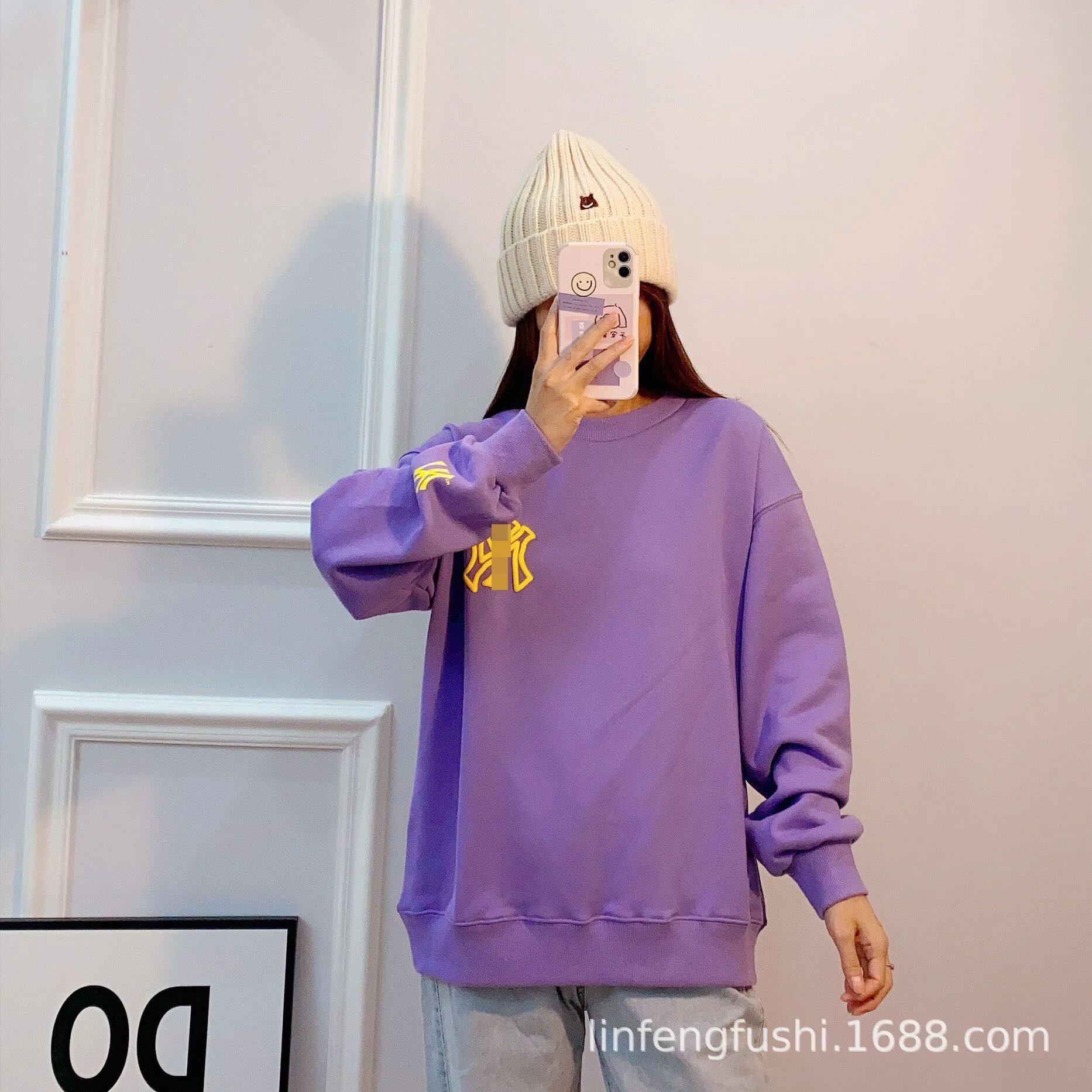 

Spring new men and women with the same Korean version of NY planet foamed print round collar graffiti cartoon couple hoodie