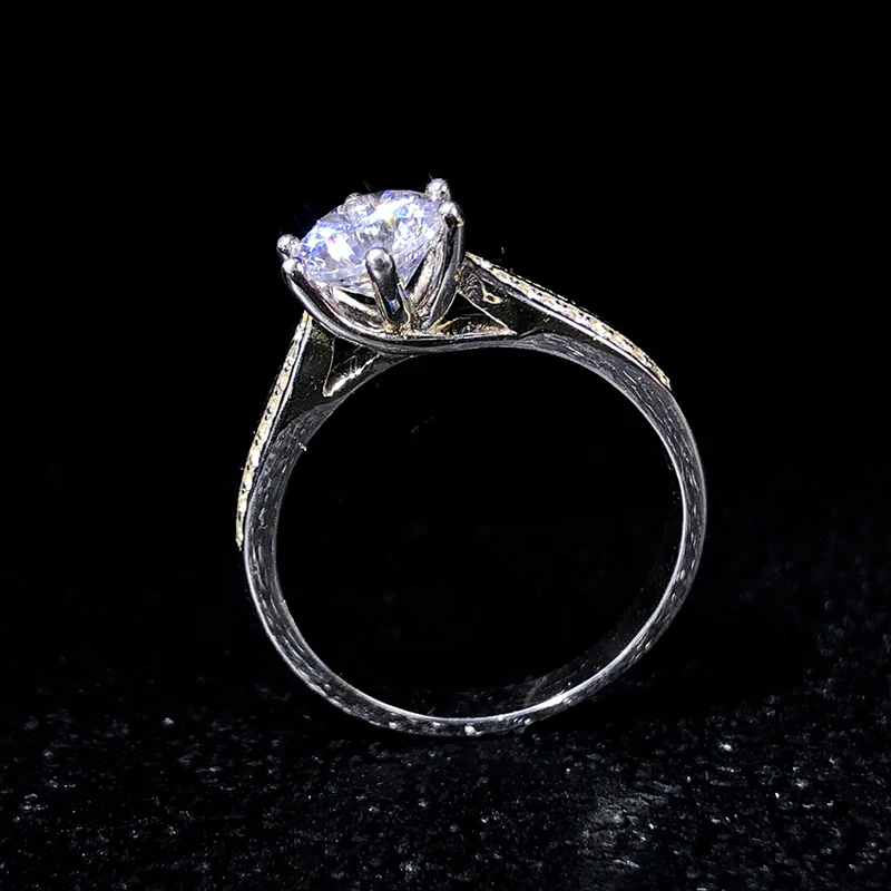 Кольцо из белого золота с муассанитом 14 к 1 карат | Украшения и аксессуары