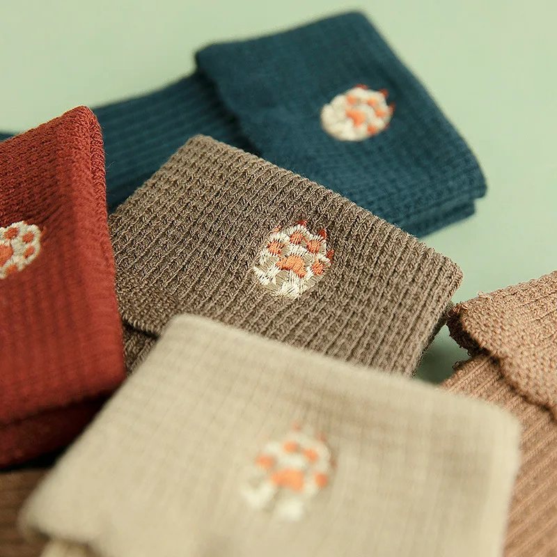 20 Pairs Per Set 2019 New Cotton Embroidery Medium Tube Female Socks Japanese Cartoon Cat Claw Wholesale | Женская одежда