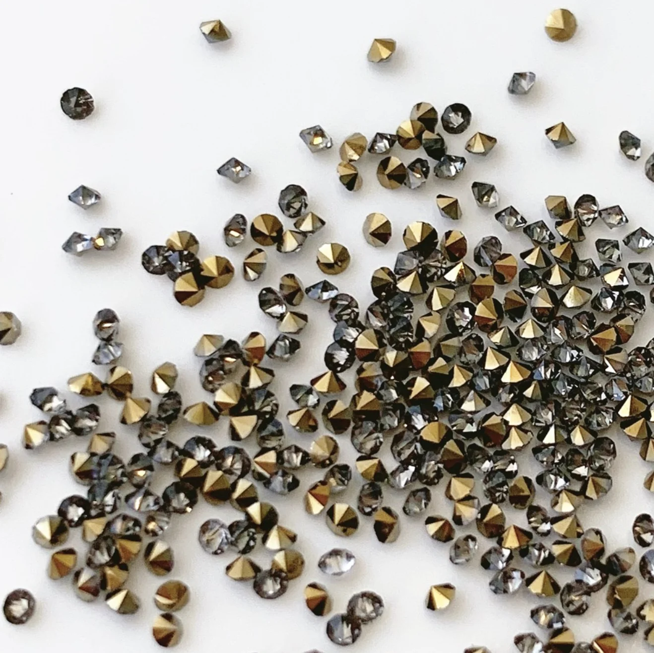 

3D Nail Art Decorations Art Nail Charms Jewelry Gypsophila Rhinestones Pointed Diamond Crystal Supplies for Professionals 1.3mm