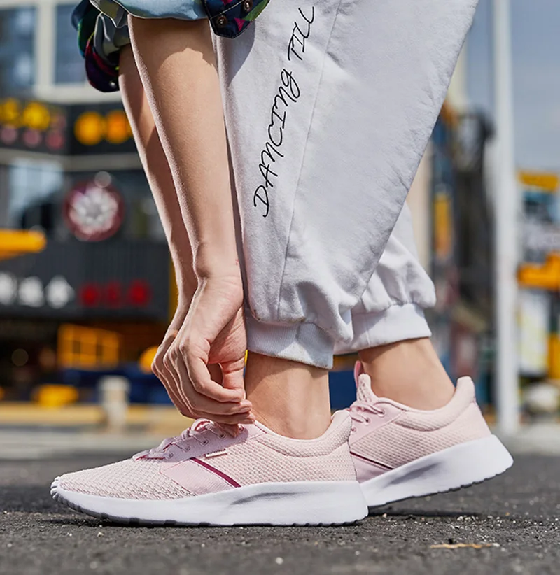 Li-Ning/Женская Базовая мягкая обувь для образа жизни; удобная спортивная обувь с дышащей подкладкой для фитнеса; кроссовки-светильник; AGCP084 YXB311