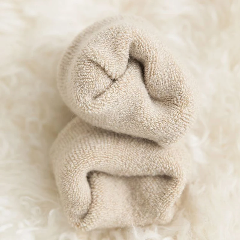 

Winter Thick Wool Socks for Men and Women High Quality Tube Terry Sock Solid Color Super Thick Snow Socks Woolen Warm Soft Socks