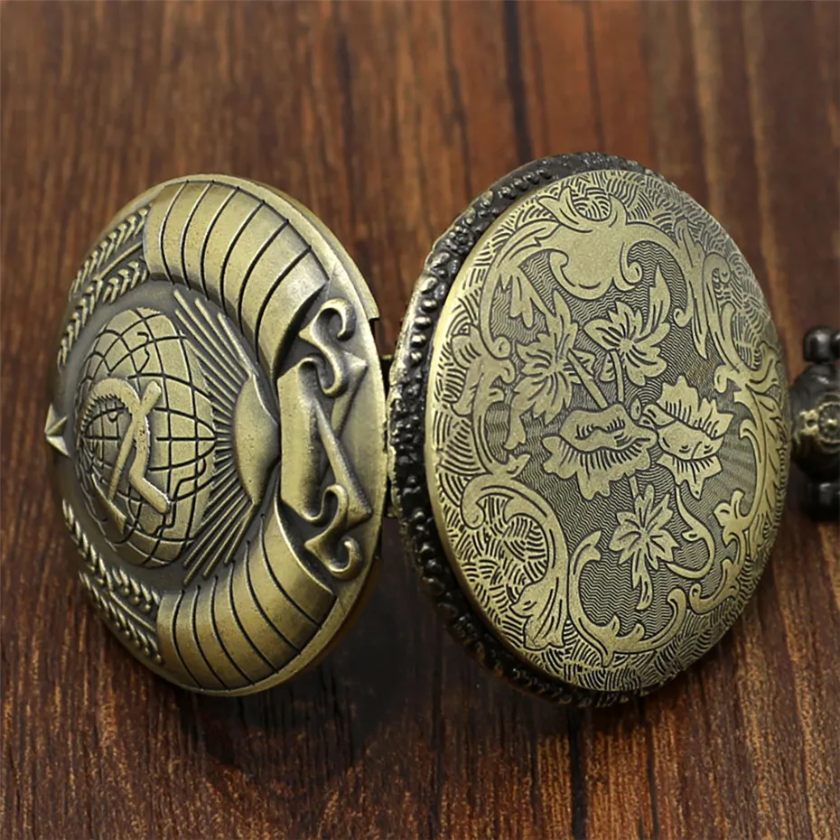 

Vintage Antique Clock Communist Hammer Sickle Design Quartz Bronze Pocket Watch Box Set Unisex Souvenir Gifts