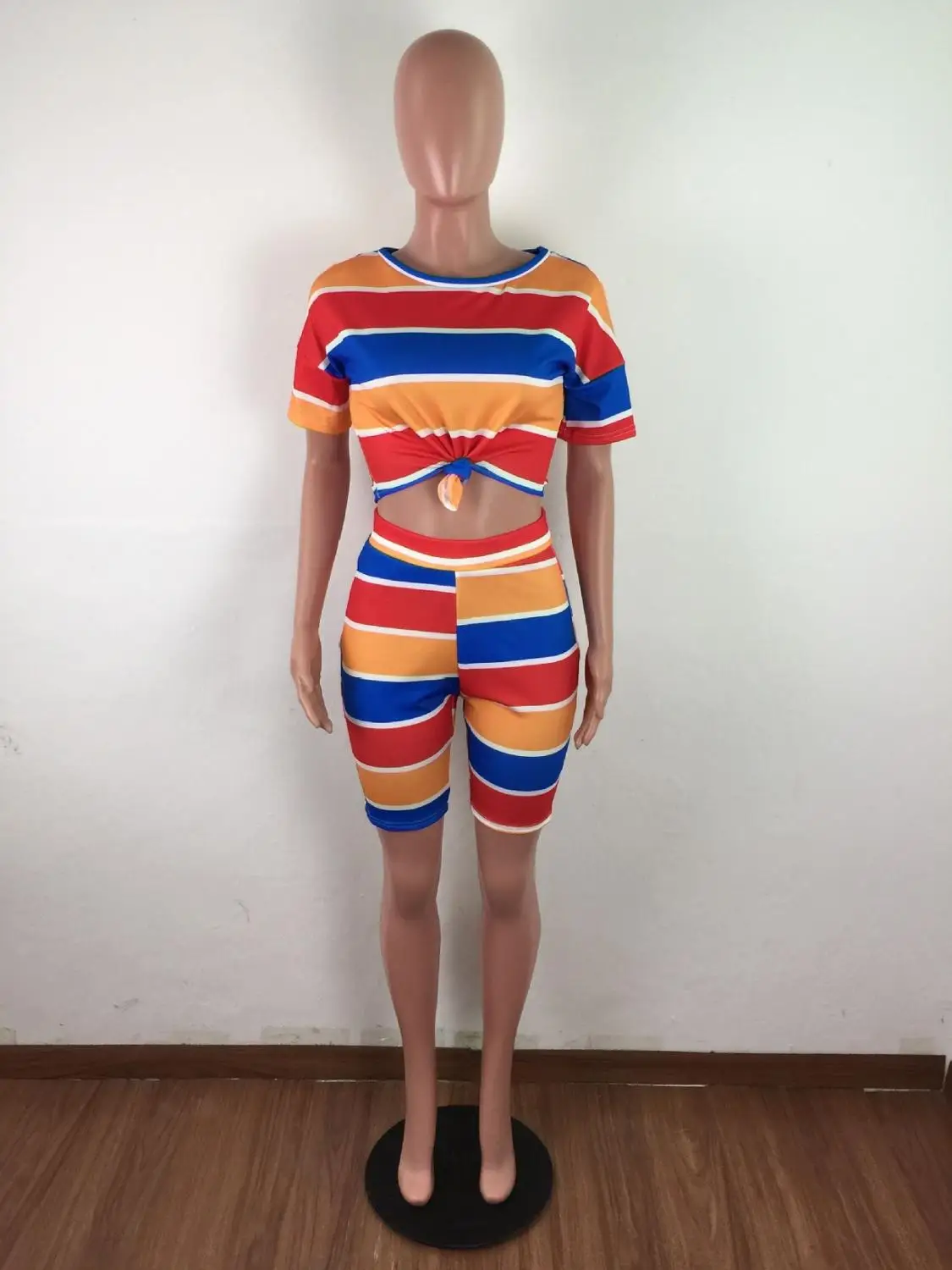 

2020 new fashion multicolor striped printed women's suit loose o-neck short sleeve T-shirt and shorts 2-piece set