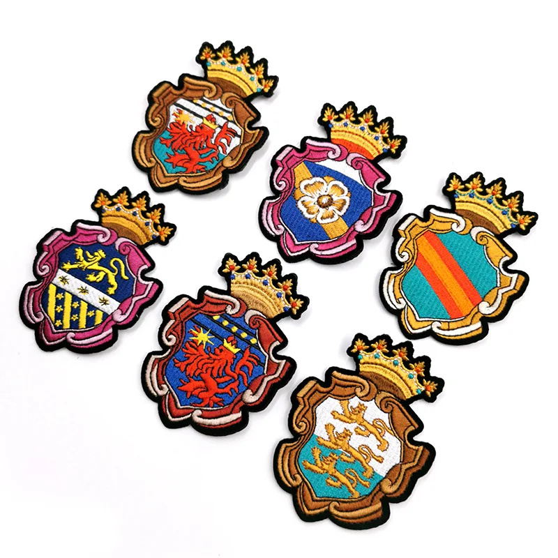 

embroidery crown lion patch animal cartoon patches for bag badges applique patches for clothing CA-3090