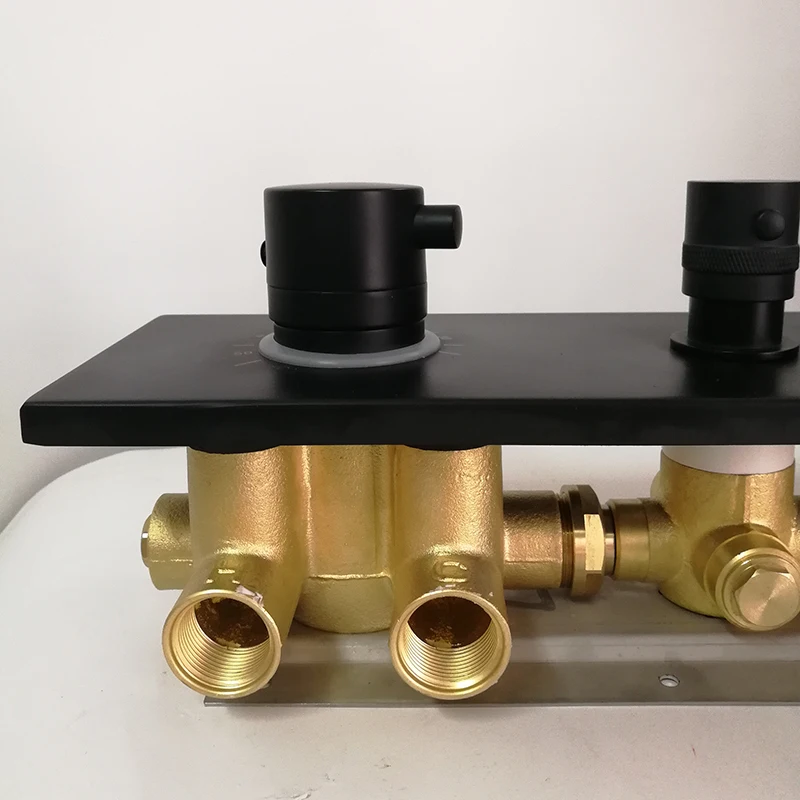 Черный смеситель для душа ванной комнаты термостатический латунный регулятор