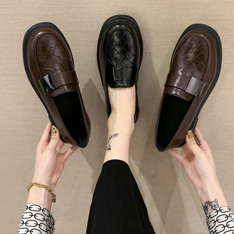 

New Hot Sale Women's Shoes Breathable Round Toe Flat Loafers Wear-resistant Thick Bottom Classic Black Uniform Shoe Women Casual