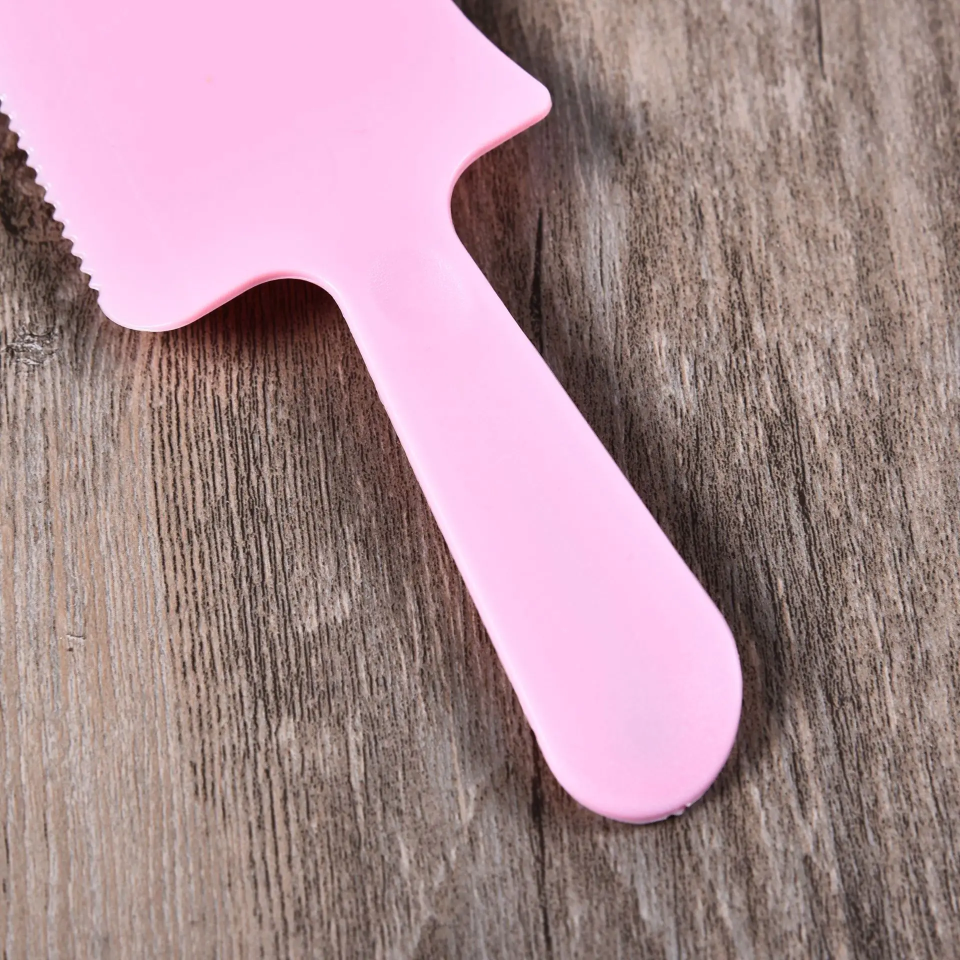 Нож для торта на день рождения пластиковый зубчатый нож индивидуальпосылка