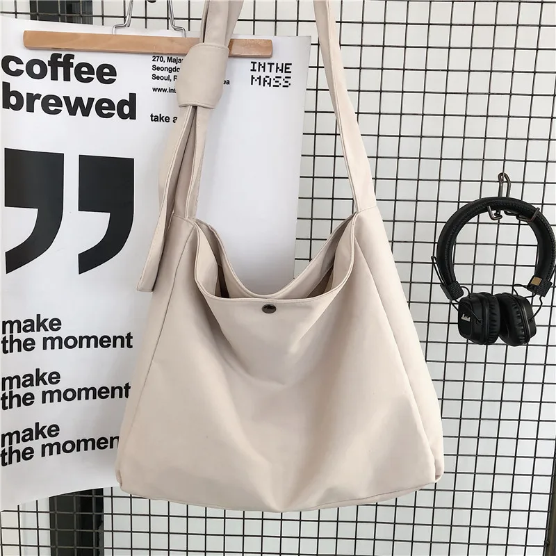 

Ladies Fashion Retro Art Waterproof Nylon Shoulder Messenger Bag Large Capacity Leisure Shopping Travel School Beach Tote Bag