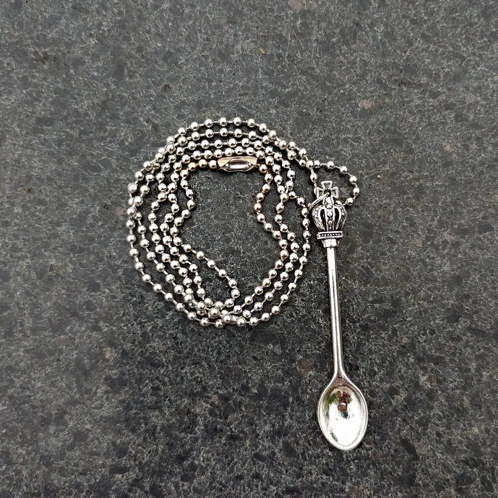 Роскошное ожерелье HORNET металлическая ложка с короной нюхатель хранитель порошок