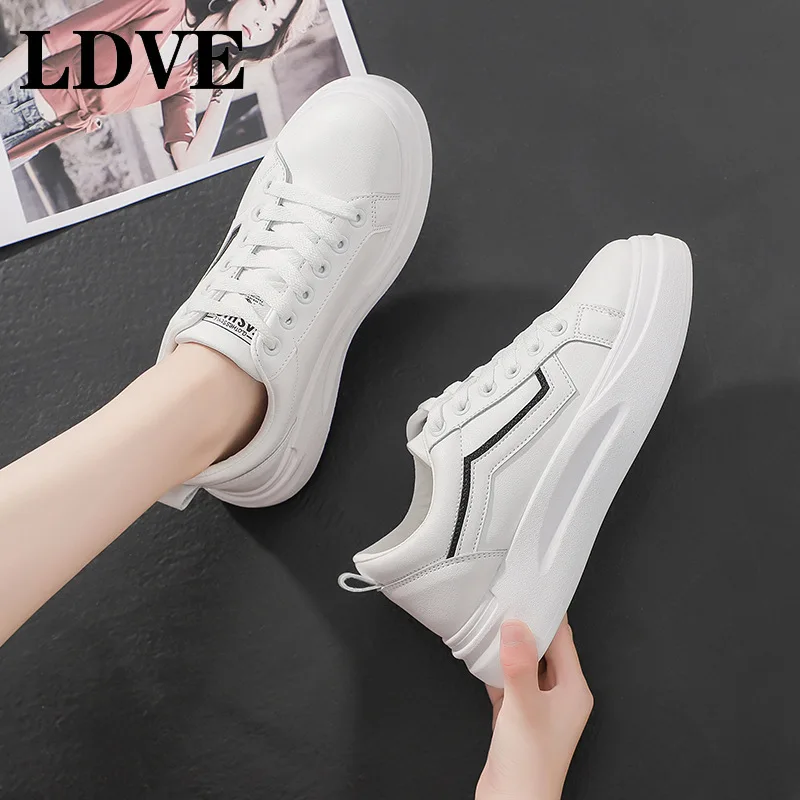 Повседневная обувь женские кроссовки коллекция 2019 года модные стразы белые на