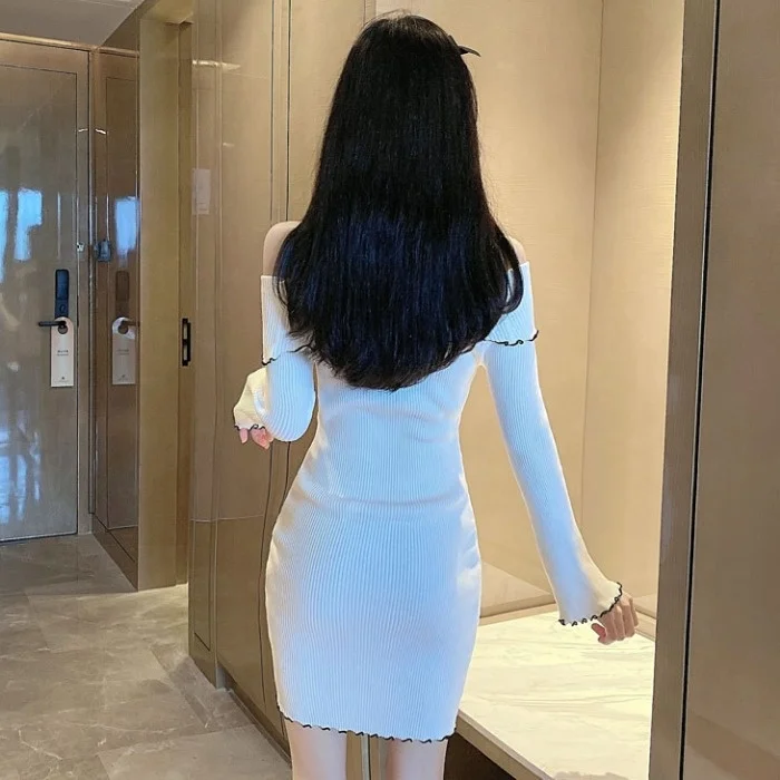 Осеннее пикантное платье с бантом открытыми плечами Хрустальный