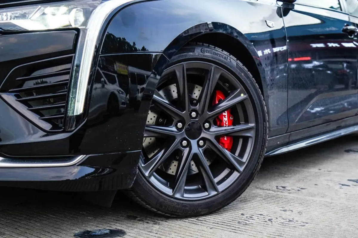 

Front Big Brake Caliper 6 Piston Caliper 355x32mm Disc Rotor For Cadillac CT4 2015-2019 18Inch Wheel