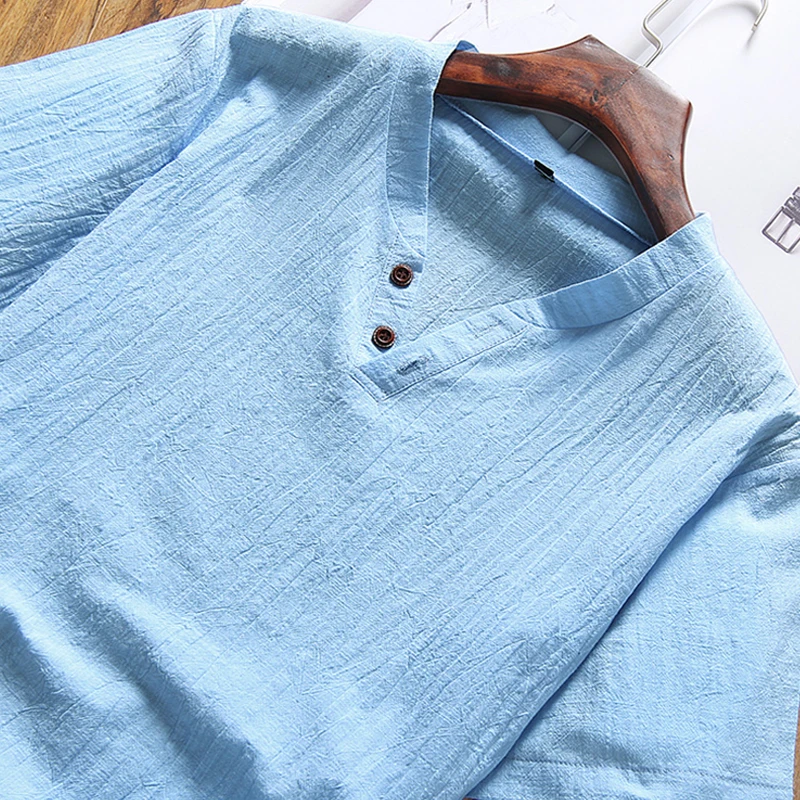 Футболка мужская из хлопка и льна винтажная рубашка с V-образным вырезом коротким