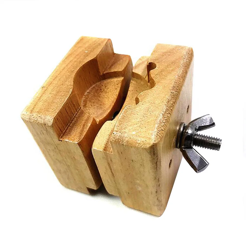 Фото Movement Repair Tool Clamp Vintage Watchmaker Vise Adjust Watch Case Holder Wooden Opener Square Mini Наручные часы Movement Repair Tool Clamp Vintage Watchmaker Vise Adjust Watch Case Holder Wooden Opener Square Mini Наручные часы
