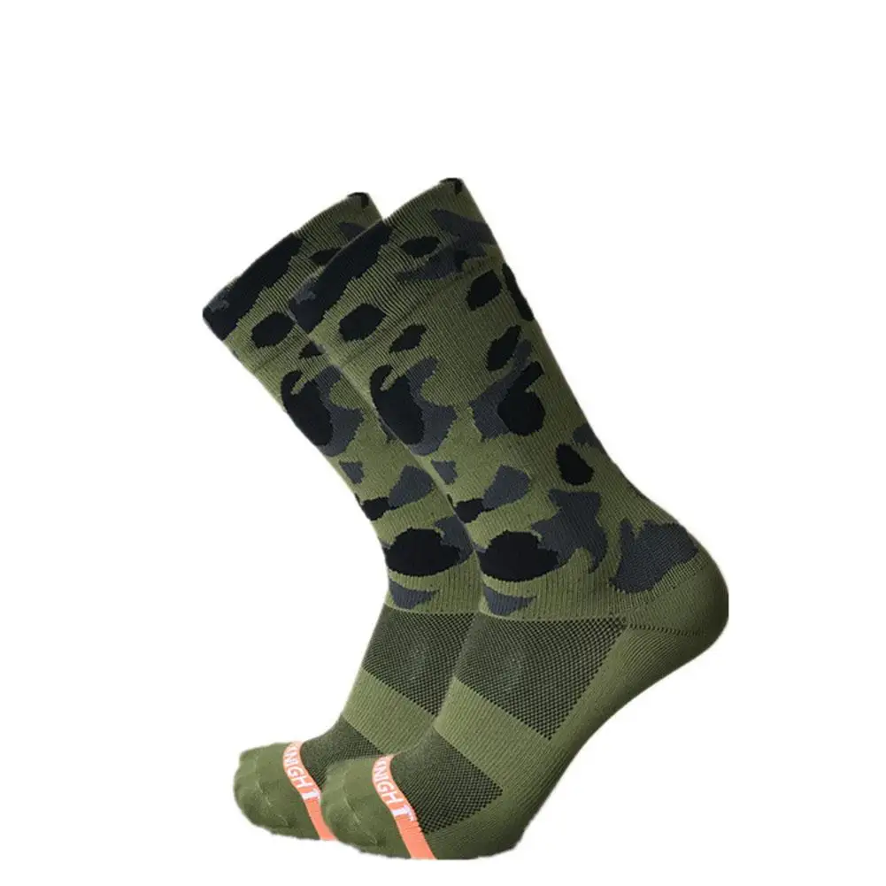 

1 Pair SKY KNIGHT New Olive Green Camouflage Professional Outdoor Riding Cycling Socks Unisex Sports Bike Socks
