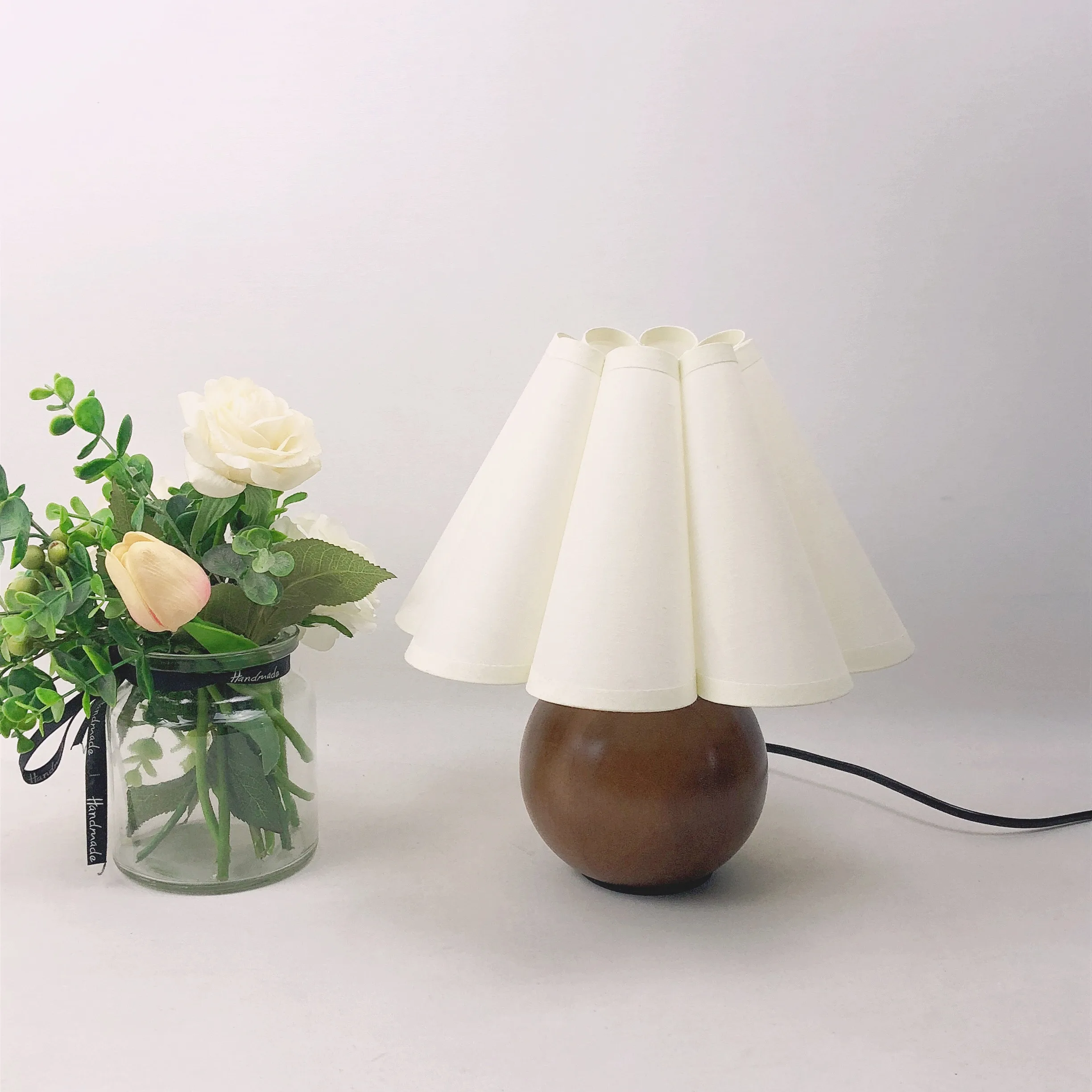 Прикроватные настольные лампы лепестковая круглая белая ночная подставка 3