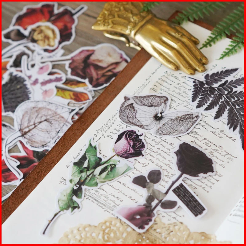 Сушеные цветы оставляют винтажный персонализированный альбом для стикеров