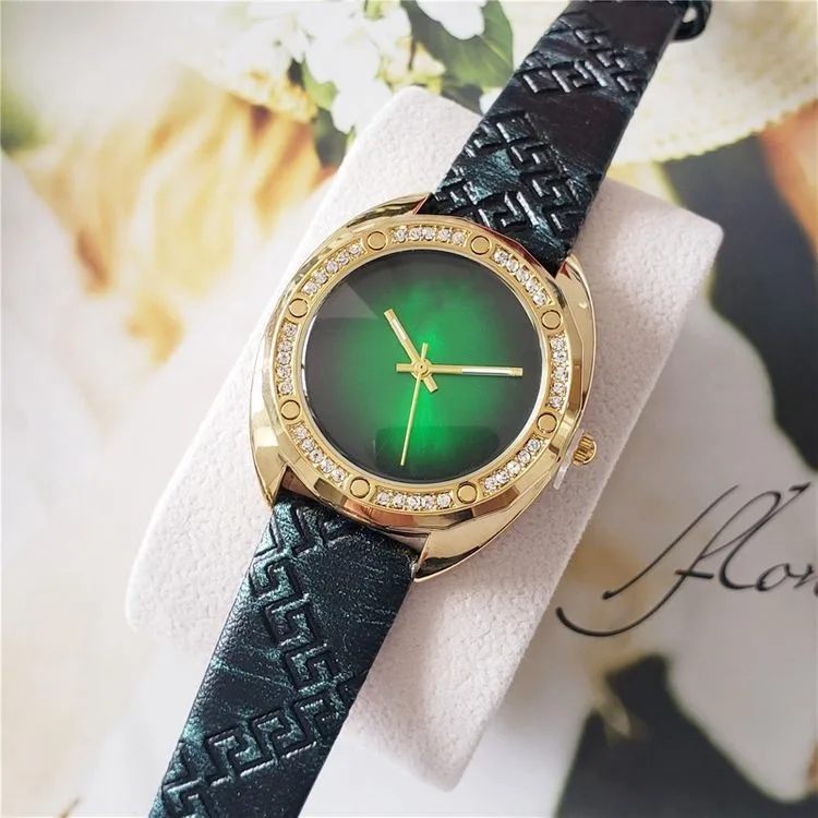 

2021 new men's fashion personalized business men's Quartz wristwatch small needle full function wristwatch waterproof watch