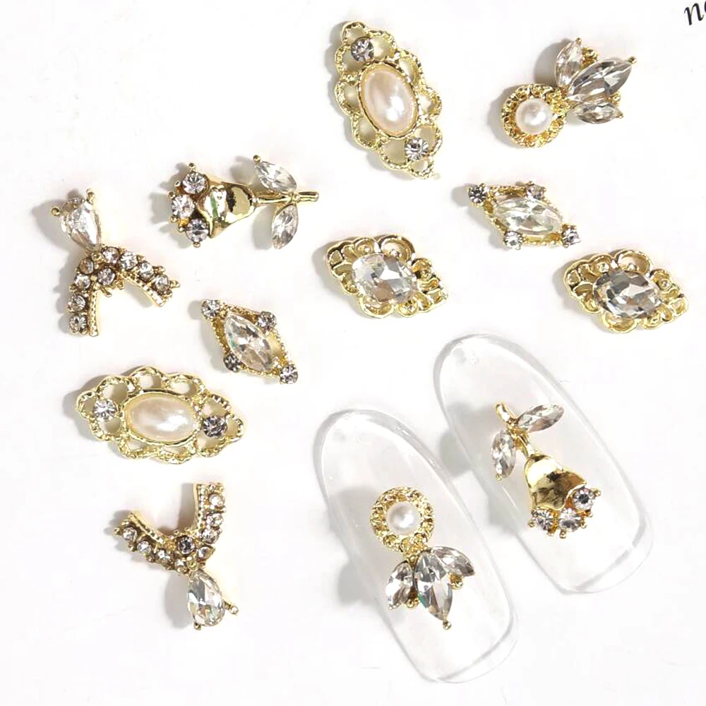 

10 Pieces / Batch Brand New Wholesale Flower Shaped Horse Eye And Other Patterns Alloy Nail Diamond Mixed Alloy Jewelry Manicure