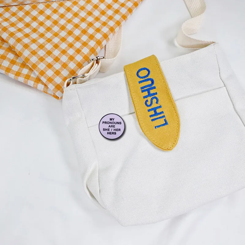 Она ее-значок на пуговицах с идентификацией по половой причине носите ваши