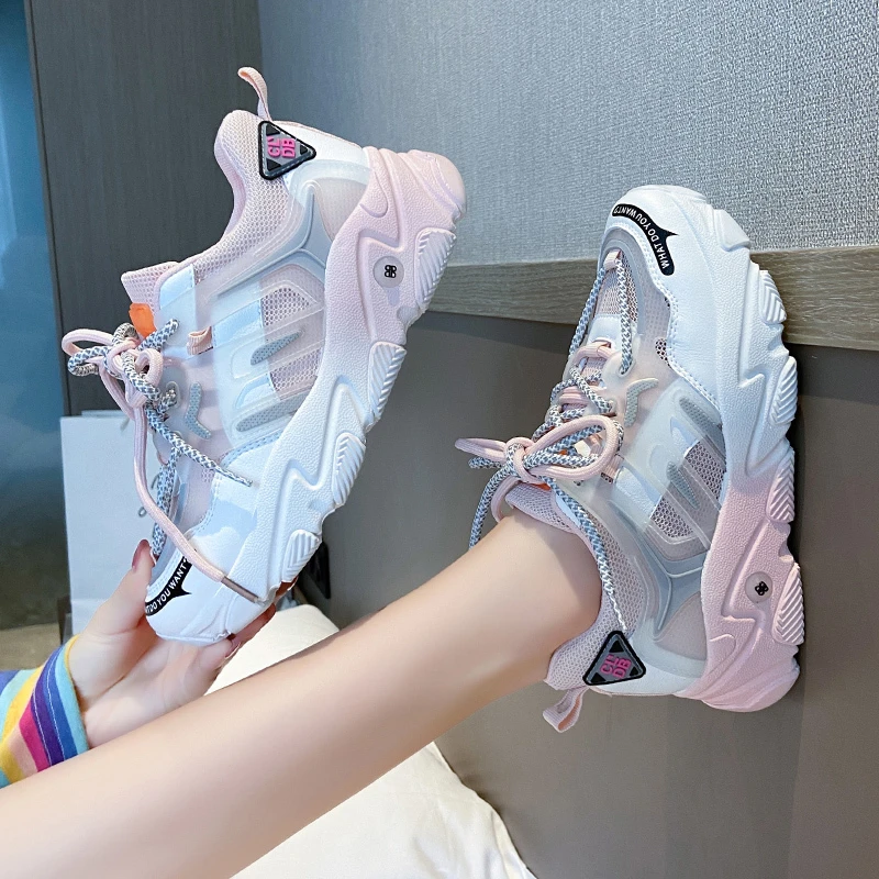 Кроссовки женские массивные сетчатые на шнуровке высотой 5 см Вулканизированная