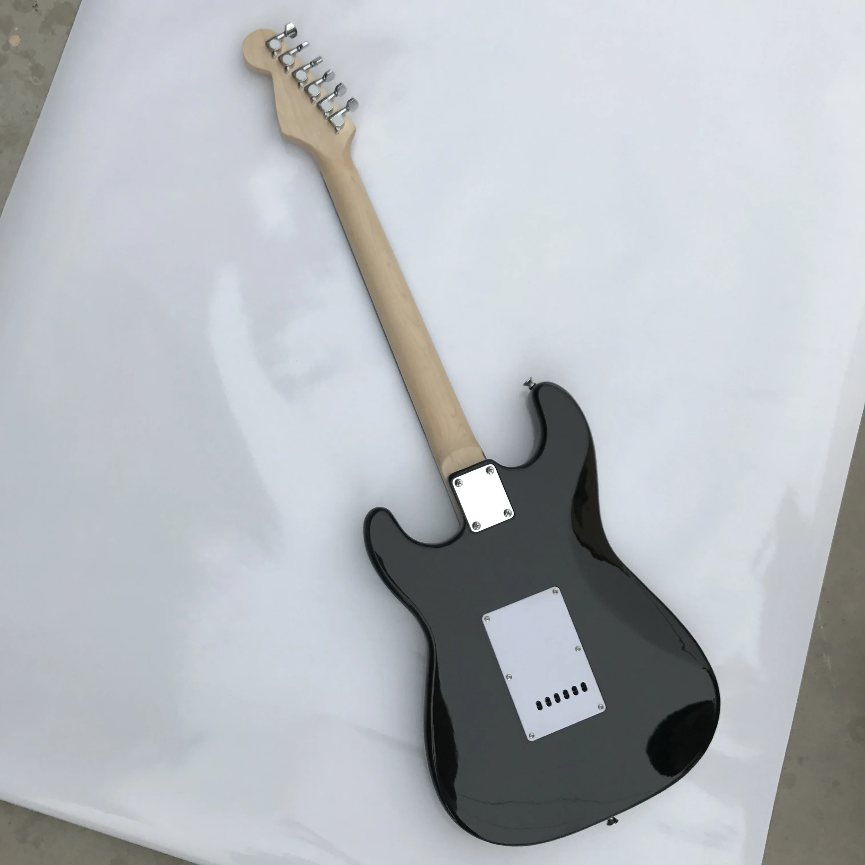 Классическая электрогитара paulownia body maple xylohone neck ST. Заводские магазины Принять настройку
