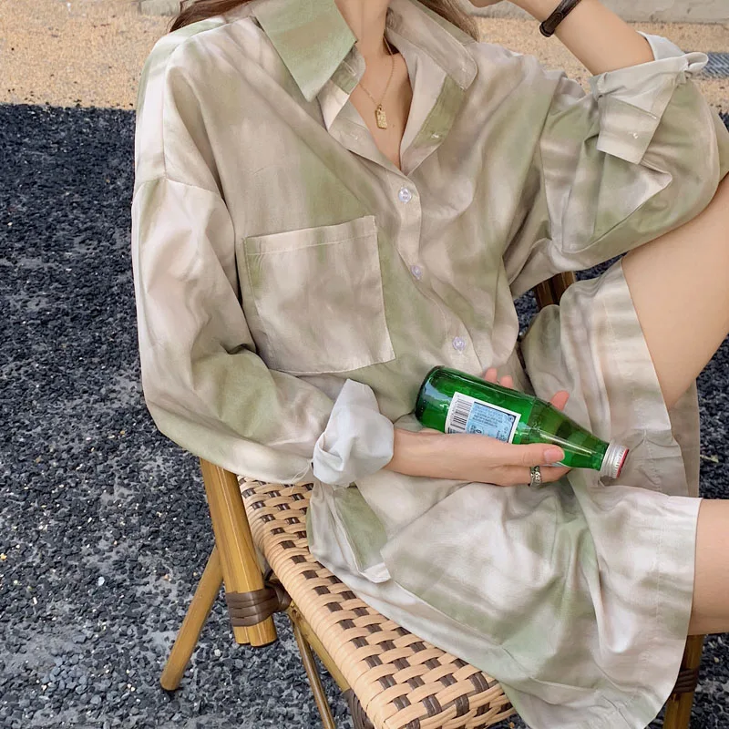 

2020 new self-made tie-dye long-sleeved shirt + thin high waist casual shorts suit