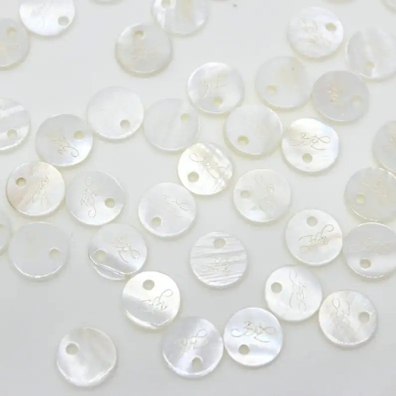 200Pcs Mother Of Pearl White Sea Shell Disc Seashell 10mm Charms Pendants Beads | Дом и сад