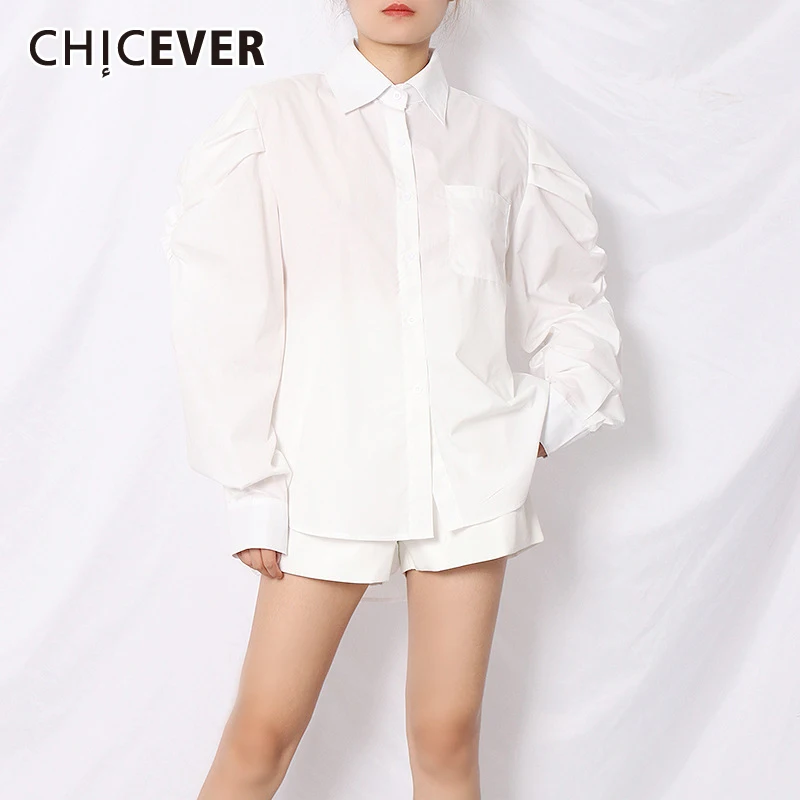 

CHICEVER Повседневная белая рубашка для женщин с отворотом, с пышными длинными рукавами, с рюшами размера плюс, однотонная Минималистичная блуз...