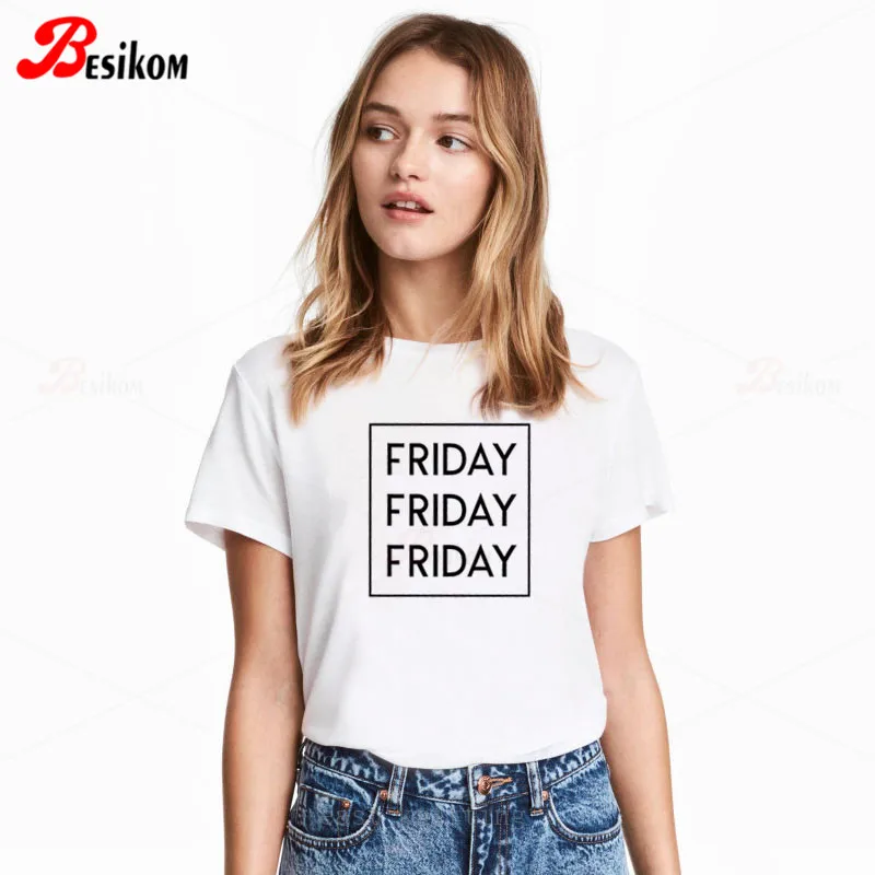 Женская футболка с буквенным принтом Besikom Friday белая однотонная большого размера