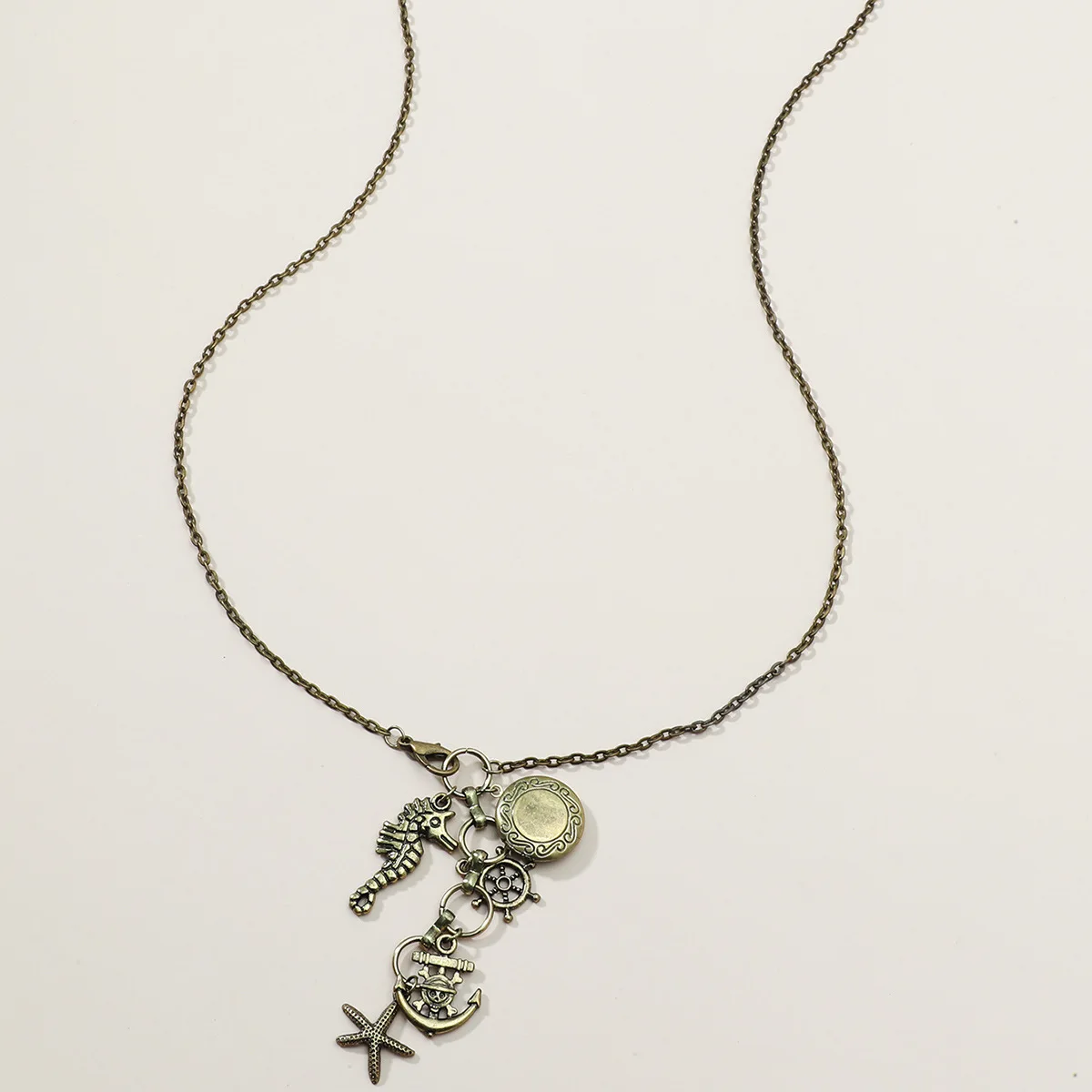 

Sea Animal Shape Necklace Jewelry Sea Horse Metal Hippocampus Pendants Necklaces for Women Girl Gift