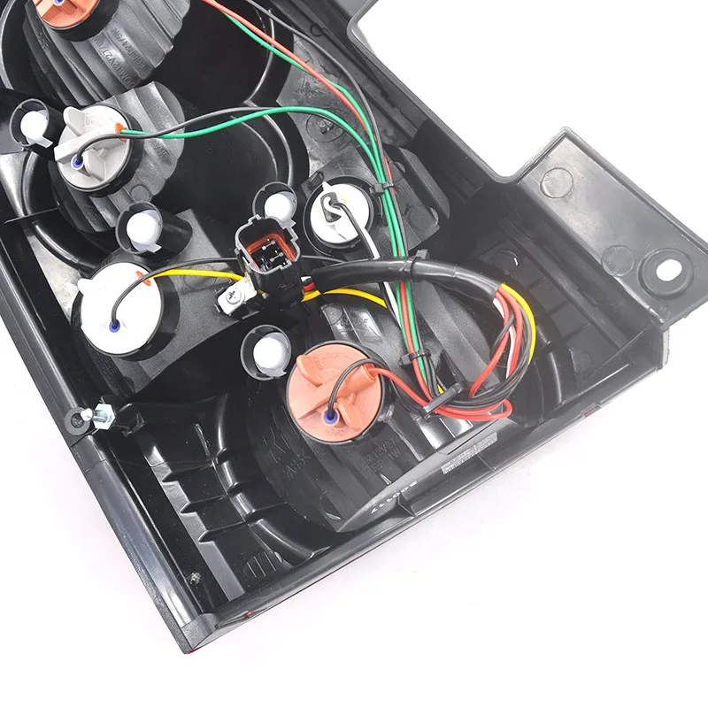 

Baificar Brand New Genuine Rear Tail Light Stop Signal Lights 8360208B12 For SsangYong Rexton 2006-2011