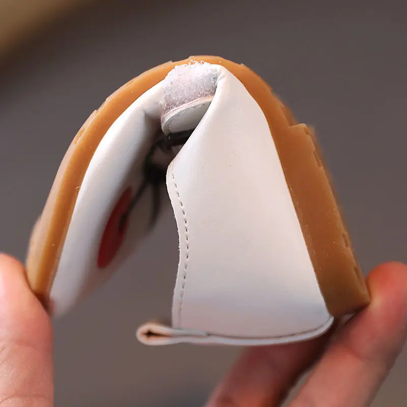 Детские кожаные туфли демисезонные кроссовки для маленьких принцесс с бантом