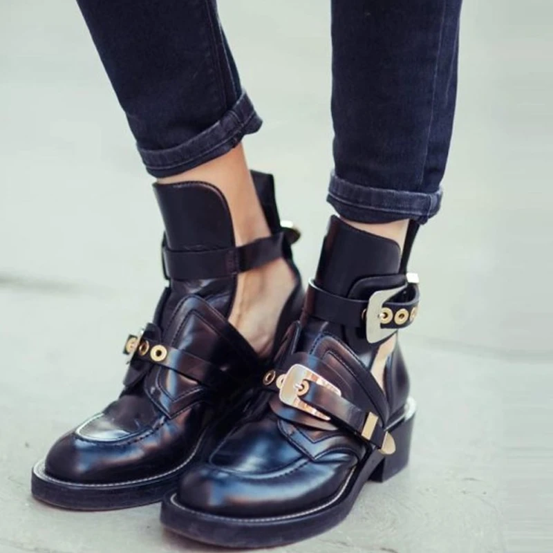 Дизайнерские женские ботильоны с круглым носком и вырезами Ботинки в байкерском